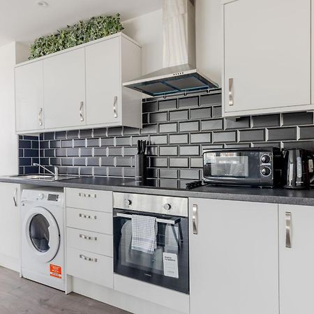 Boutique Vertigo Apartment Central Kingston/London Kingston upon Thames  Esterno foto