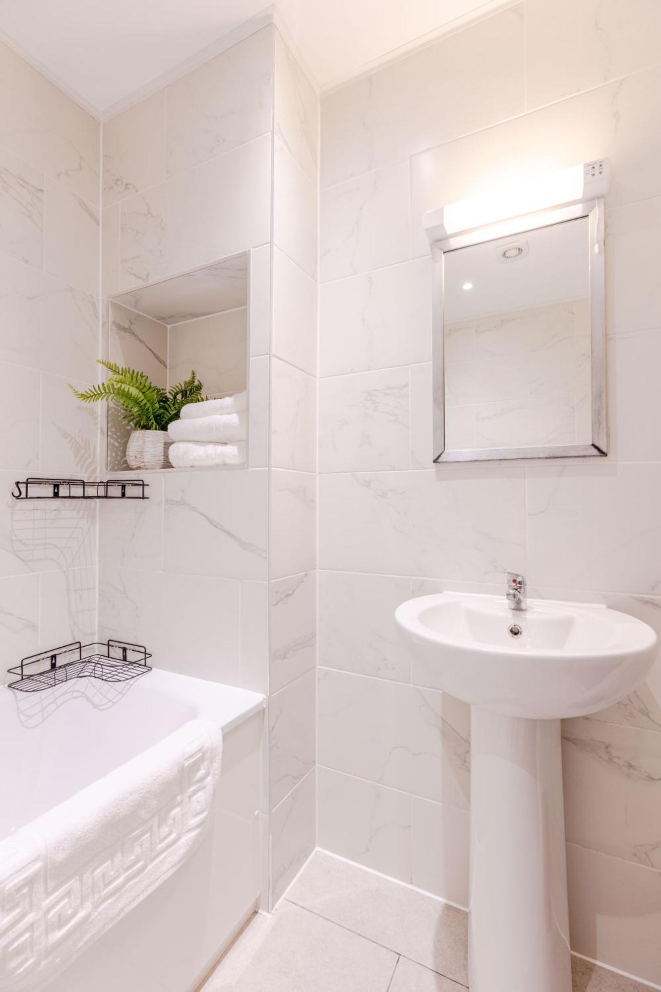 Boutique Vertigo Apartment Central Kingston/London Kingston upon Thames  Esterno foto